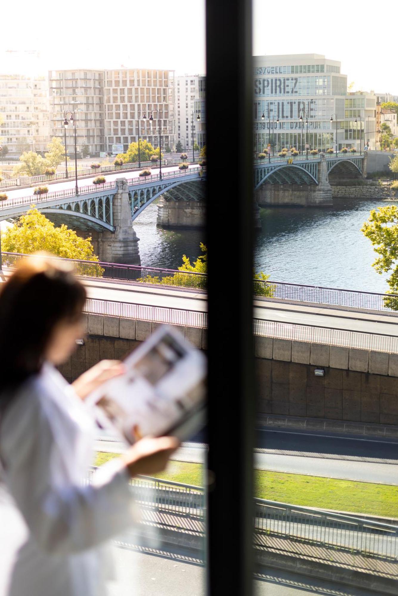 Howard Sur Seine - Asnieres Paris La Defense Room photo